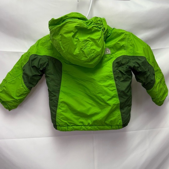 The North Face Out Of Bounds Boys 2T Green Insulated Winter Jacket Coat Toddler - Picture 5 of 8